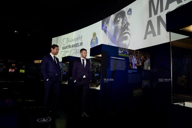 OFICIAL: Martín Anselmi es el nuevo DT de Porto