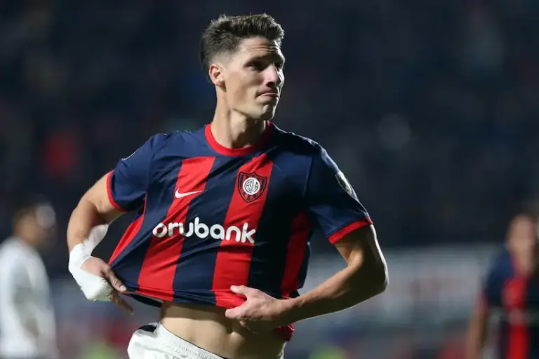 YA FIRMÓ: Gastón Campi, nuevo jugador de Barcelona