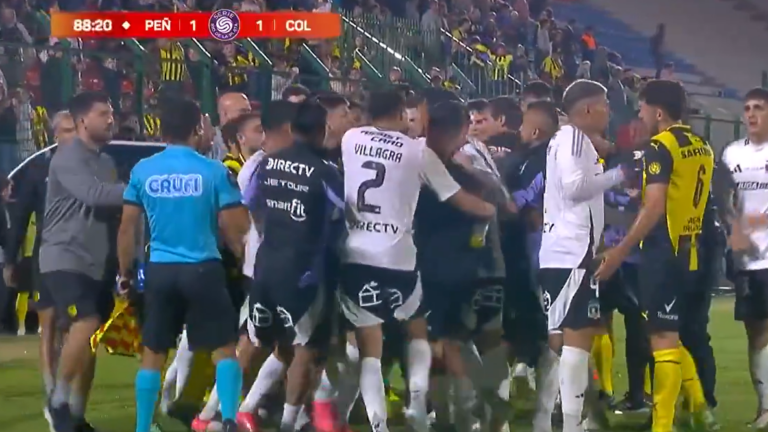 (VIDEO) PEÑAROL VS. COLO COLO TERMINA EN PELEA