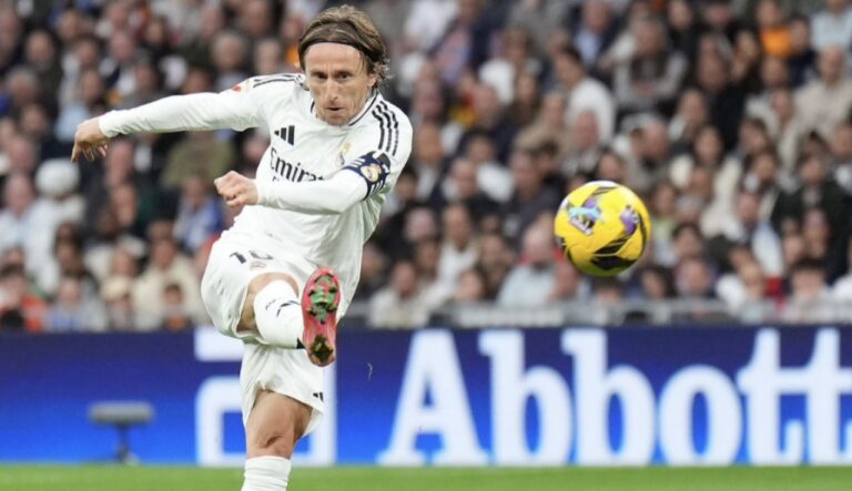 (VIDEO) TODOS DE PIE: ¡El GOLAZO de Luka Modric que da la vuelta al mundo!