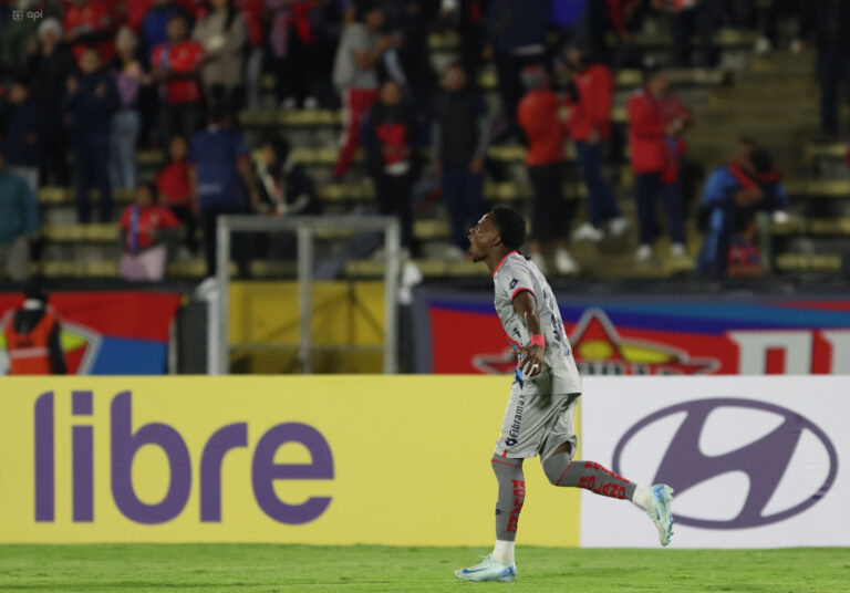 (VIDEO) EL BI-TRI A LA FASE 2: El Nacional eliminó a Blooming y avanzó en la Libertadores