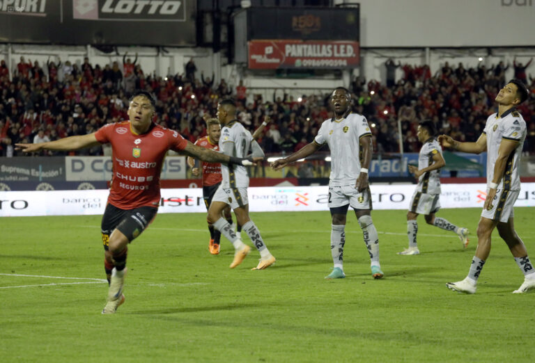 (VIDEO) Deportivo Cuenca sorprende a Aucas con doblete de Alejandro Tobar