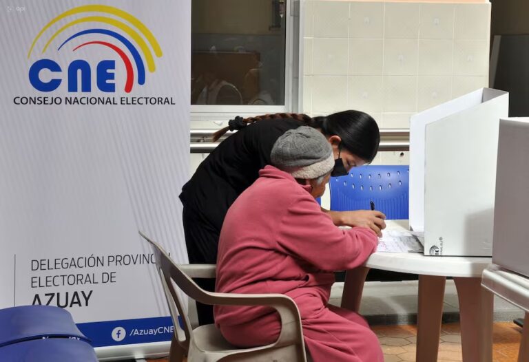 Elecciones presidenciales 2025: Más de 500 personas votaron desde casa antes de la jornada electoral