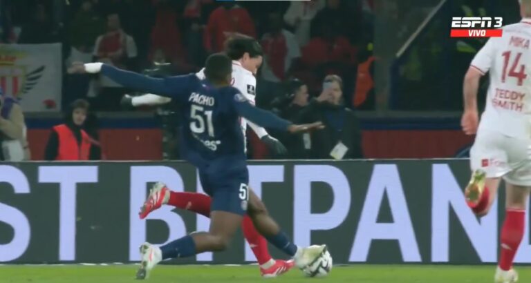 (VIDEO) El impecable cierre de Pacho que evitó el gol del Mónaco