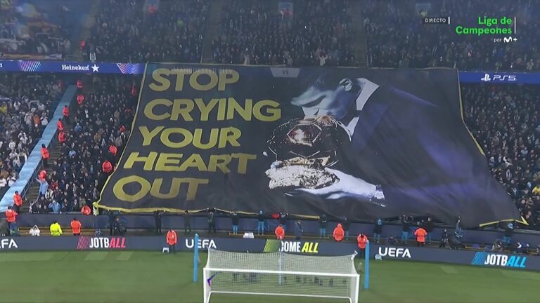 “DEJA DE LLORAR”: La polémica pancarta de los hinchas del City hacia Vinicius