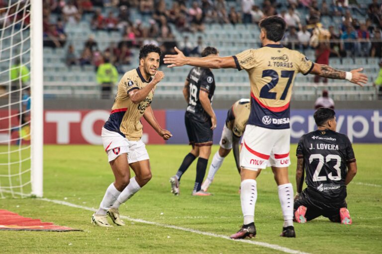 (VIDEO) Cerro Porteño vapuleó a Monagas y ‘acaricia’ la Fase 3 de la Libertadores