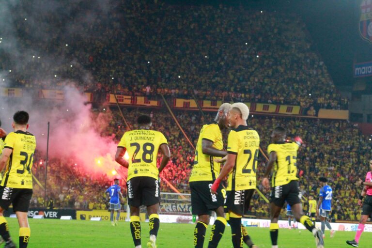 (VIDEO) FIESTA COMPLETA: BSC se impuso a Emelec en la Noche Amarilla Centenario