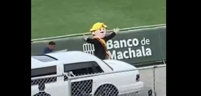 (VIDEO) UN SHOW MÁS: Bananerito “apunta” a la presidencia