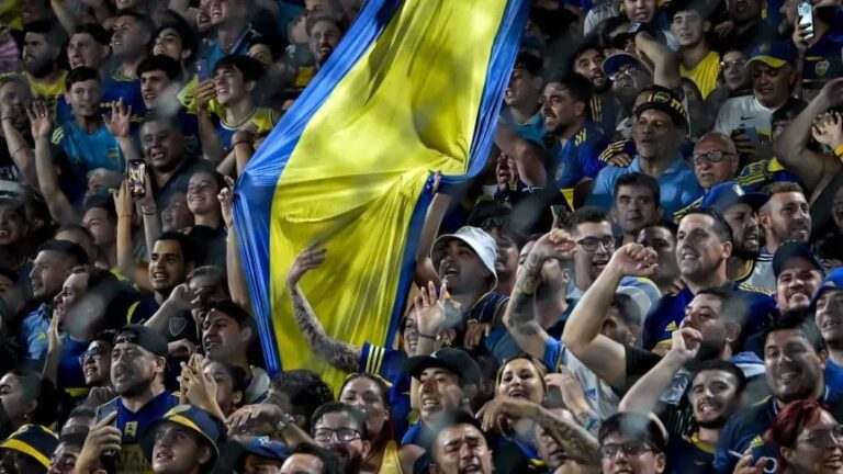 (VIDEO) La Bombonera repudió al plantel de Boca: “Vayansé, no roben más” y otras canciones pesadas