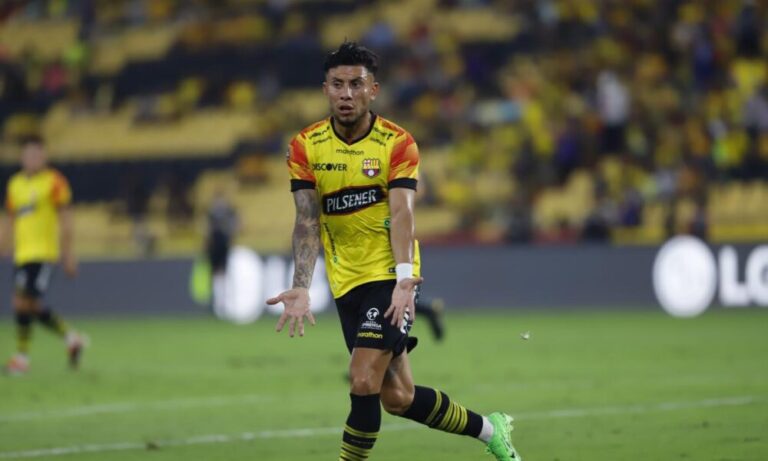 OFICIAL: BSC anunció que Joao Rojas se operará en Uruguay