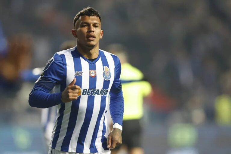 SE SIGUE ARMANDO EL DREAM TEAM: De Porto a Santos para jugar con Neymar