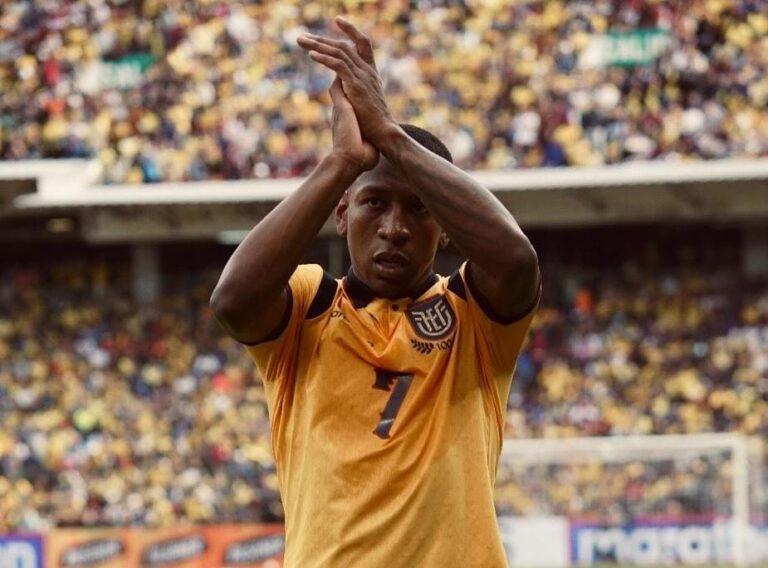 “¡Esto es Ecuador!”: Pervis Estupiñán celebró el triunfo de Ecuador en sus redes sociales