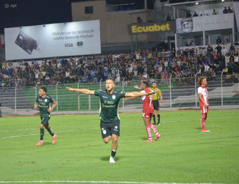 CON DOBLETE DE PARRALES: Orense se impuso ante Técnico Universitario