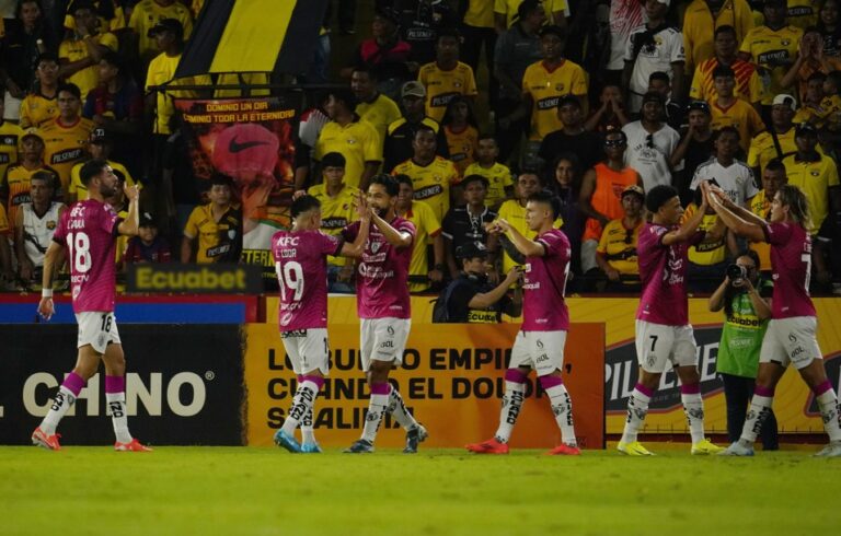 (VIDEO) P4LIZ4 EN EL MONUMENTAL: IDV goleó a Barcelona