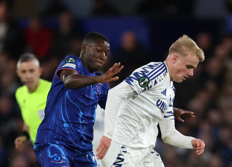 (VIDEO) Chelsea de Moi Caicedo, a cuartos de final de la Conference League
