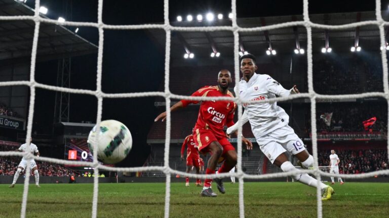 (VIDEO) Nilson Angulo anotó en la victoria del Anderlecht