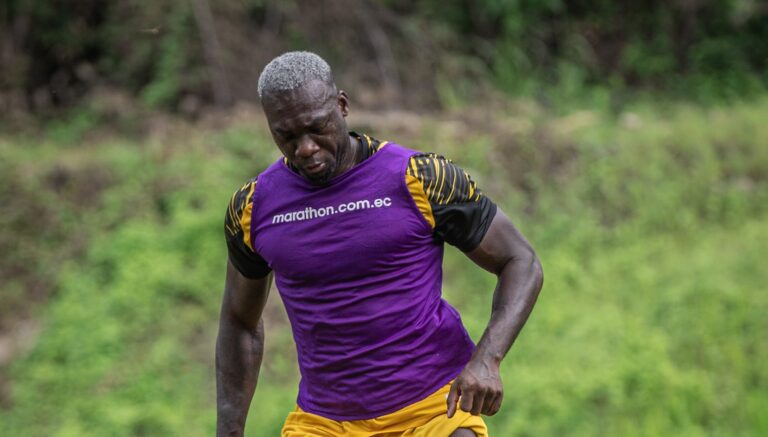 Felipe Caicedo entrenó hoy con normalidad