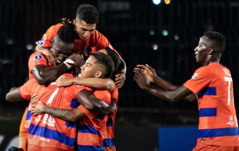 (VIDEO) Puerto Cabello goleó a Metropolitanos y avanzó en la Copa Sudamericana