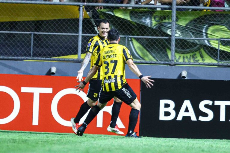 (VIDEO) Guaraní venció a 2 de Mayo y se metió a fase de grupos de la Sudamericana