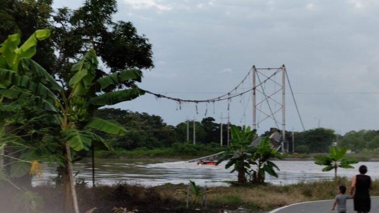 (VIDEO) Colapsó puente que conecta los cantones de Daule y Nobol