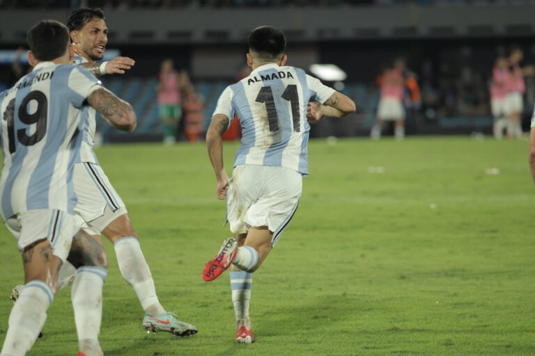 (VIDEO) A UN PASO DEL MUNDIAL: Argentina derrotó a Uruguay en Montevideo