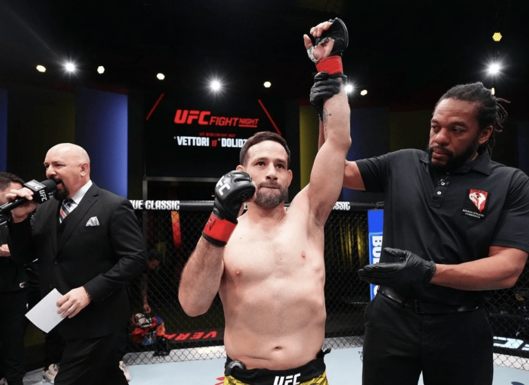 ECUADOR LO CELEBRA: Carlos Vera se llevó bonificación tras su gran victoria en la UFC