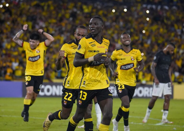 (VIDEO) ¡Batacazo en la Libertadores! Barcelona aplastó 3-0 a Corinthians