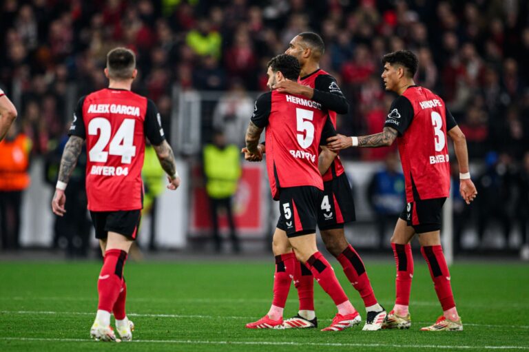 (VIDEO) Leverkusen de Piero Hincapié, DESPACHADO de la Champions League