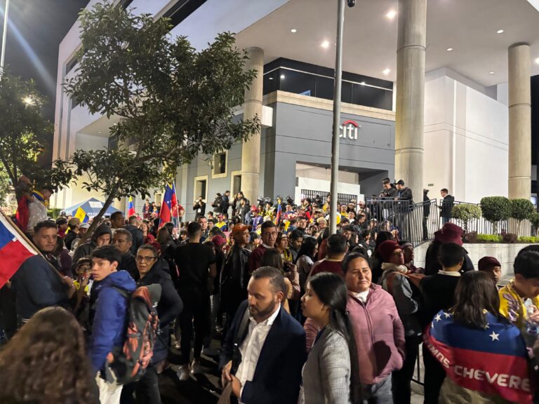 (VIDEO) Banderazo ‘Vinotinto’ en la previa del Ecuador vs. Venezuela