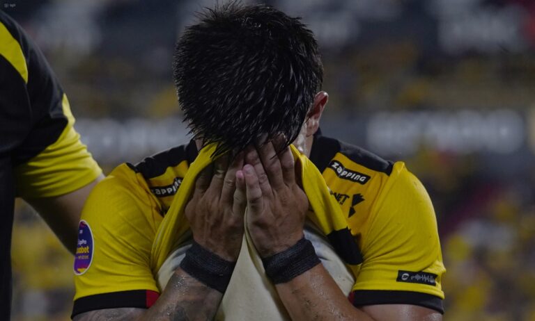 (VIDEO) ENTRE LÁGRIMAS: Brian Oyola salió lesionado ante Delfín