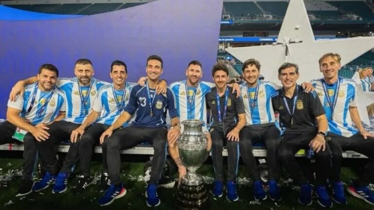 Un integrante del cuerpo técnico de la selección de Argentina anunció que deja su cargo