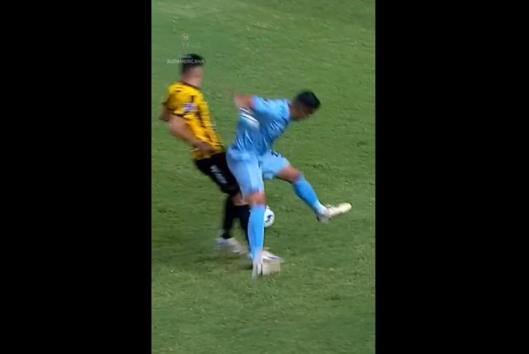 (VIDEO) El insólito blooper en la Copa Sudamericana