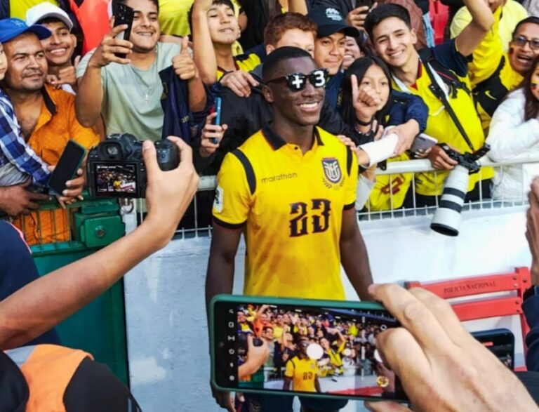 Moisés Caicedo: “Cada vez más cerca del objetivo, esto es por y para ustedes”