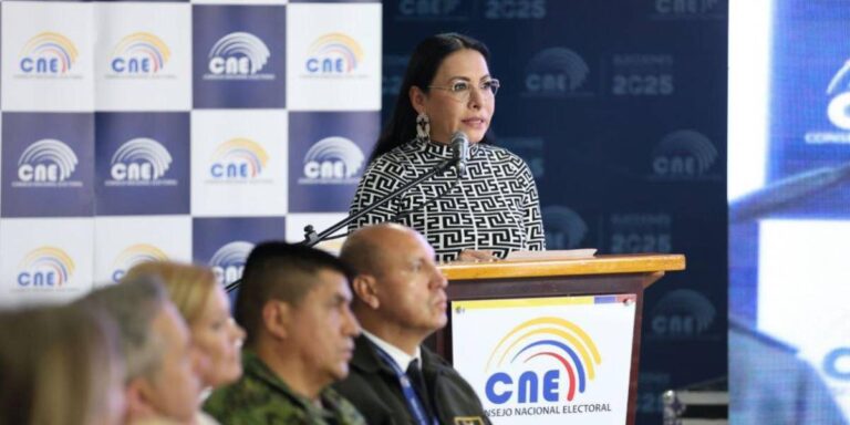 El CNE hace un ejemplo práctico de cómo funcionará la prohibición de celulares al sufragar