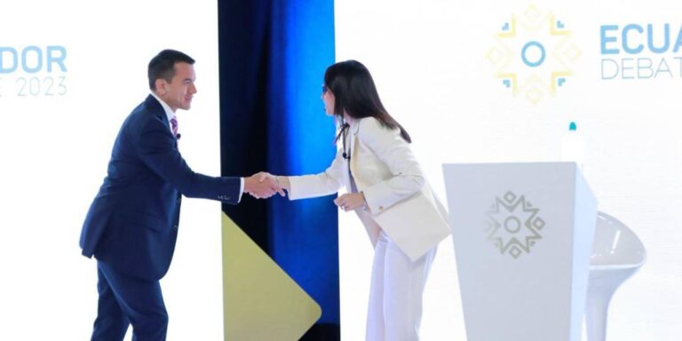 (EN VIVO) Daniel Noboa y Luisa González se enfrentan en el debate presidencial de la 2da vuelta electoral