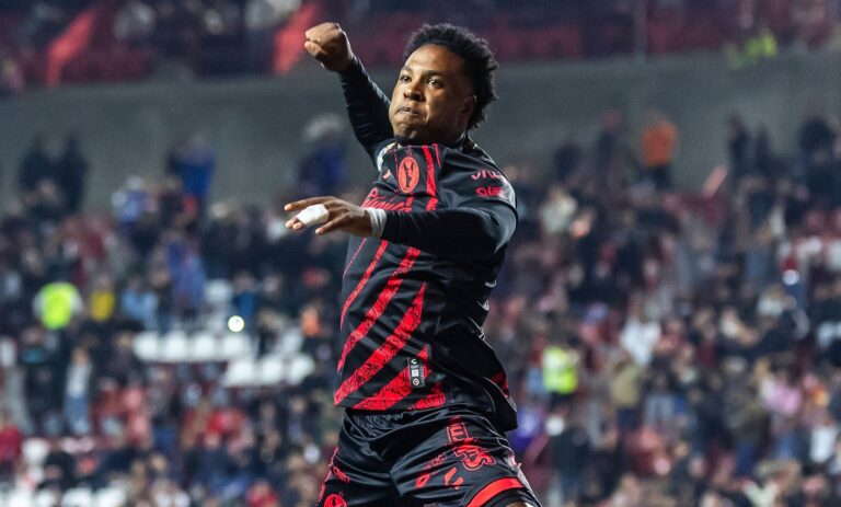 (VIDEO) Su primer gol del 2025: Jhojan Julio anotó en la derrota de Xolos