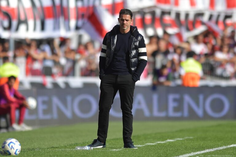 OFICIAL: Gago, despedido