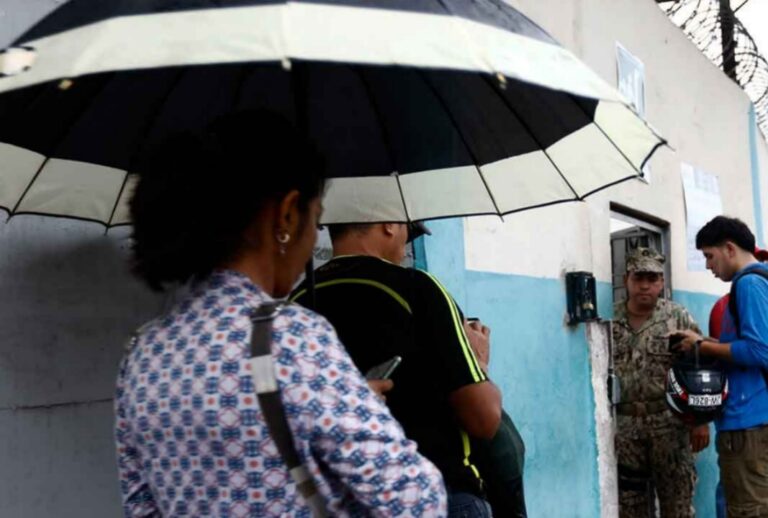 ¿Cómo saber si mi recinto fue reubicado por las lluvias en Ecuador?