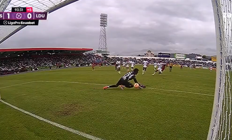 (VIDEO) ¡Triunfazo del Ponchito! Mushuc Runa venció agónicamente a LDU con error de Domínguez