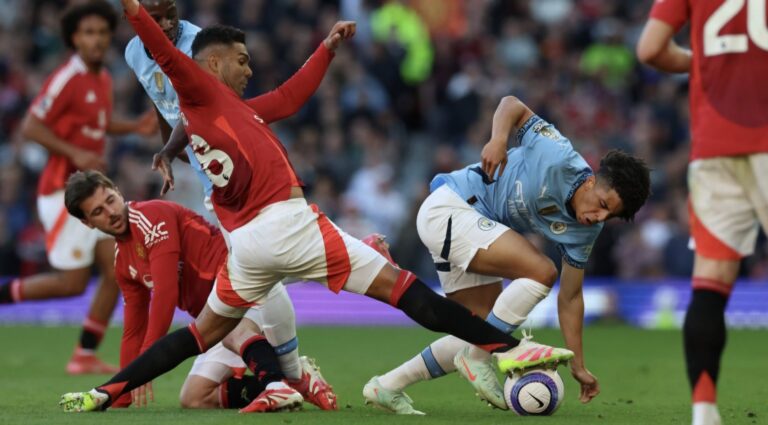 Derbi en cero: Manchester United y Manchester City empataron sin goles