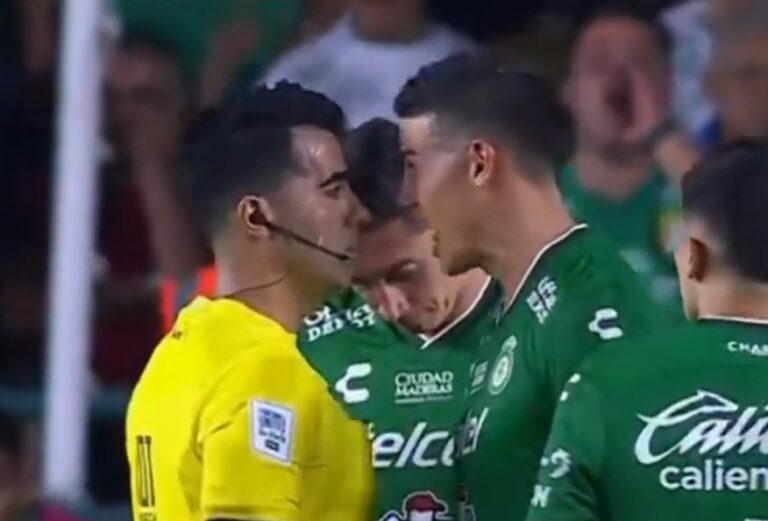 (VIDEO) James Rodríguez, expulsado y muy fuerte discusión con el árbitro