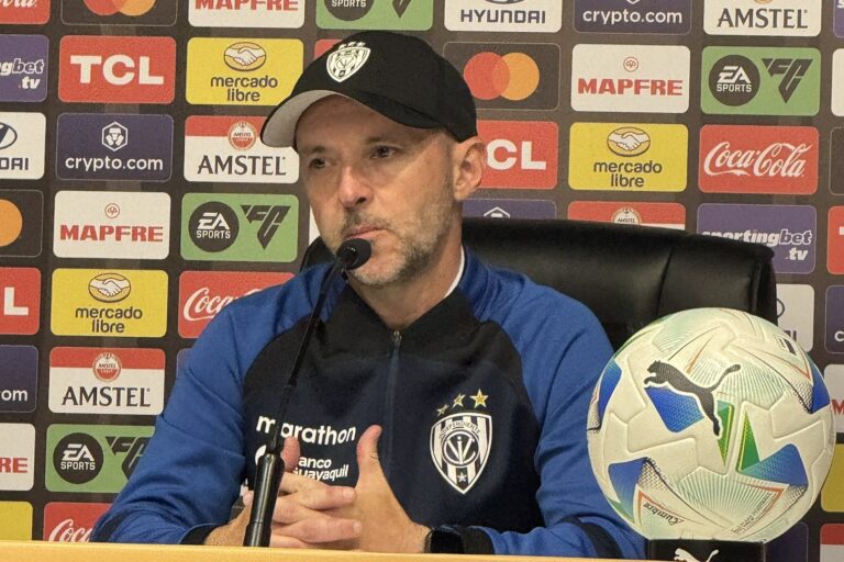 Rabanal tras el empate ante River: “Nos dio vértigo hacer el tercer gol”