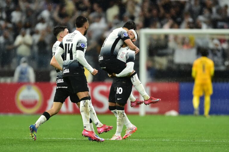 (VIDEO) Corinthians ganó con lo justo y sigue en la pelea en la Sudamericana