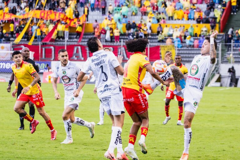 (VIDEO) Aucas venció a Mushuc Runa y escala posiciones en la LigaPro