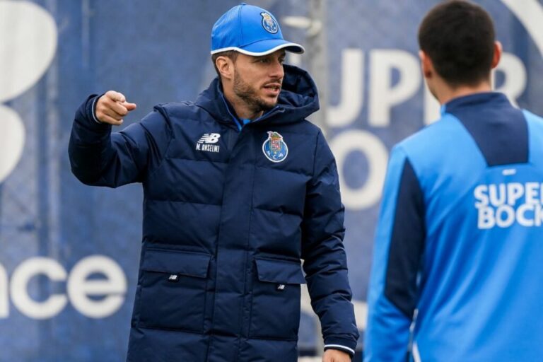 Reportan que Anselmi habría sido despedido del Porto