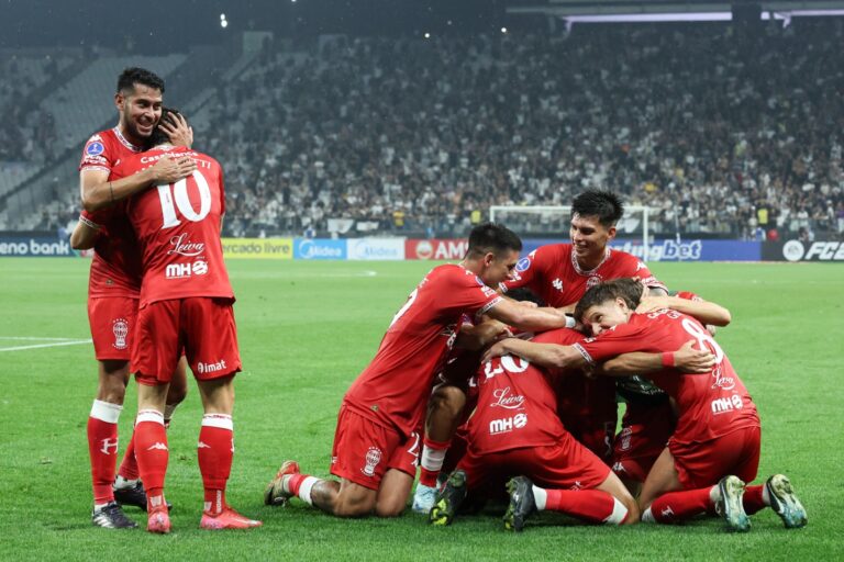 (VIDEO) Huracán derrotó a Corinthians en Brasil con Galíndez como figura