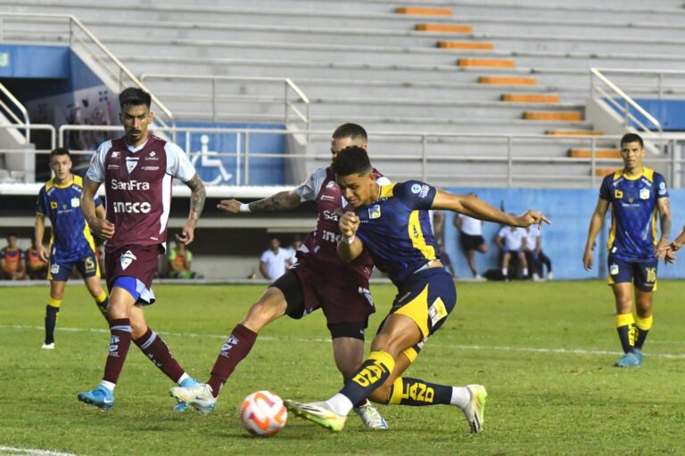 SIN GOLES EN EL JOCAY: Delfín y Macará empataron y se dividieron los puntos