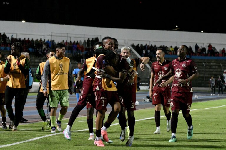 (VIDEO) CAMPAÑA PERFECTA: Mushuc Runa golea y suma 9 de 9 en la Sudamericana