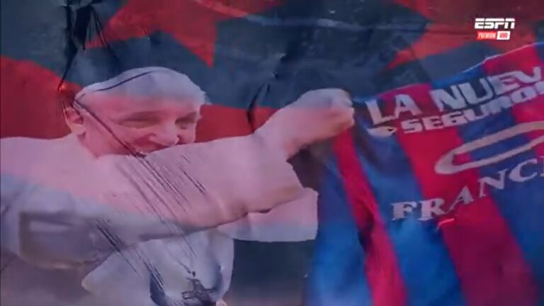 (VIDEO) Emotivo homenaje de la hinchada de San Lorenzo al Papa Francisco