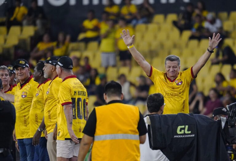 (VIDEO) EMOTIVO: Así fue el reconocimiento a las glorias de BSC